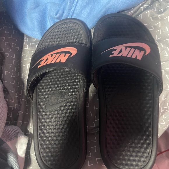 Nike Slides - Picture 3 of 3